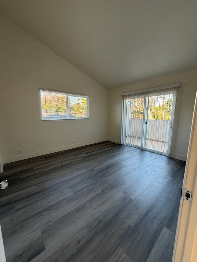 Building Photo - 150-152 S. Harwood Street