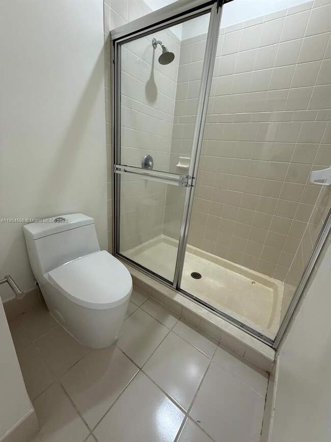 Building Photo - 705 SW 147th Ave