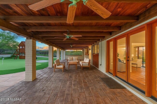 Building Photo - 2940 E Camino Juan Paisano