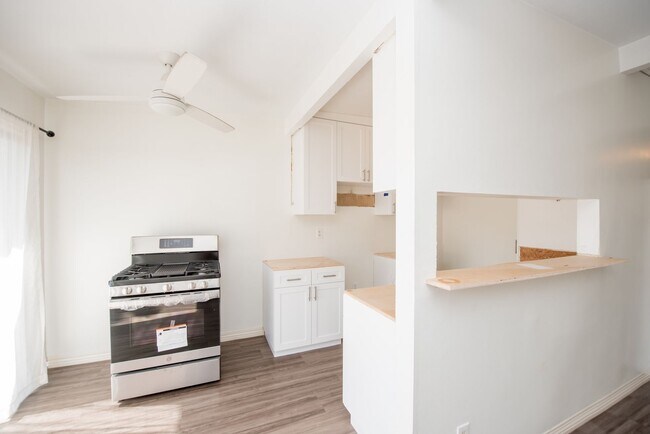 Building Photo - CALIFORNIA/LINCOLN