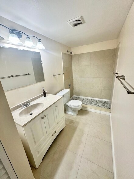 Building Photo - 5773 La Pinata Blvd