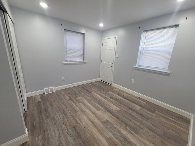 bedroom 2 - 3219 Hamilton St