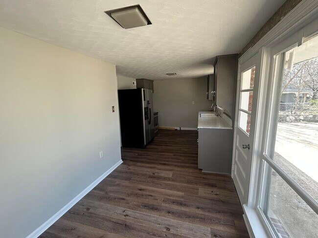 Building Photo - 1311 Nutwood St