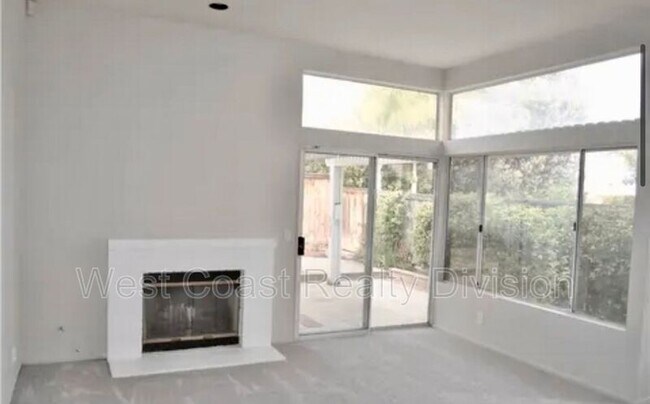 Building Photo - 27573 Dandelion Ct