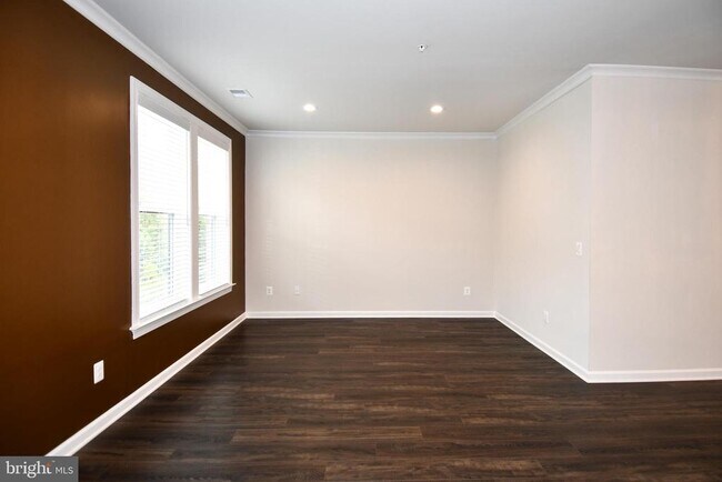 Building Photo - 20739 Heron Landing Dr