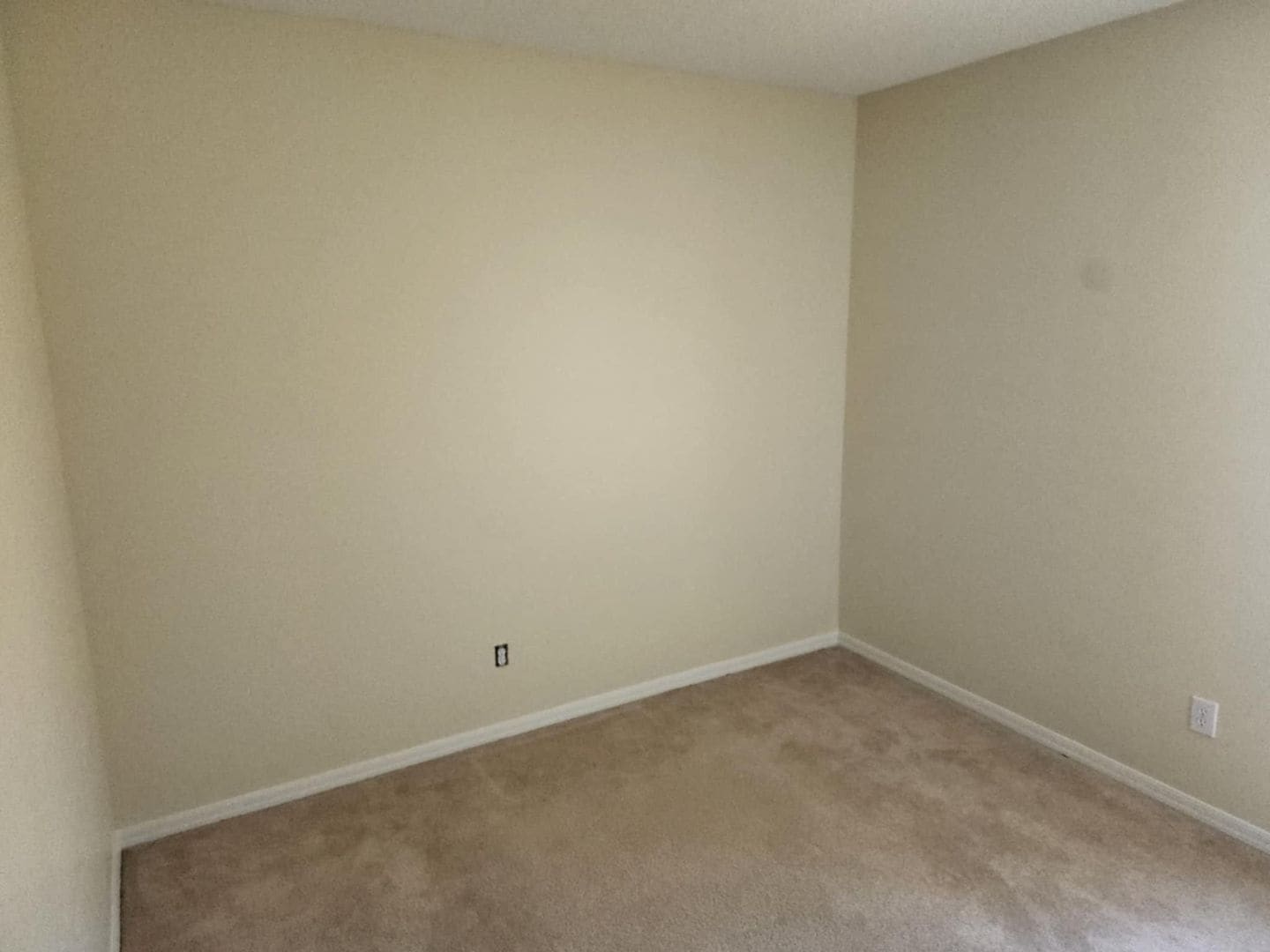 Building Photo - 311 Sunset View Dr