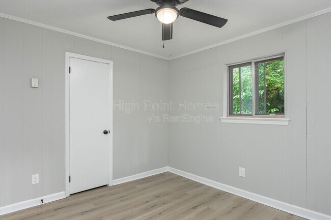 Building Photo - 7742 Holiday Hills Cir