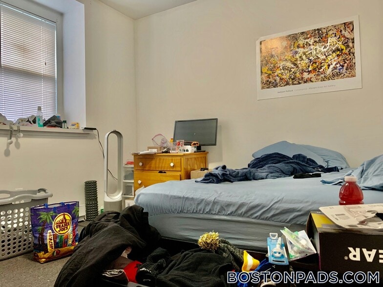 Building Photo - 776 Columbus Ave