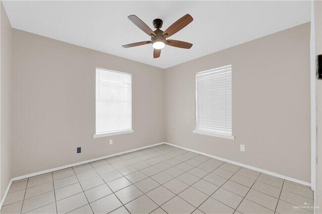 Building Photo - 19 S 41st St