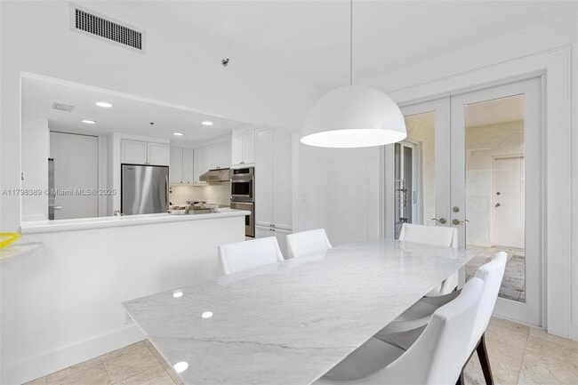 Building Photo - 2021 Fisher Island Dr