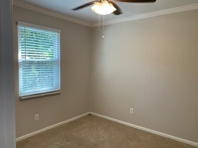 Building Photo - 322 Westgate Dr