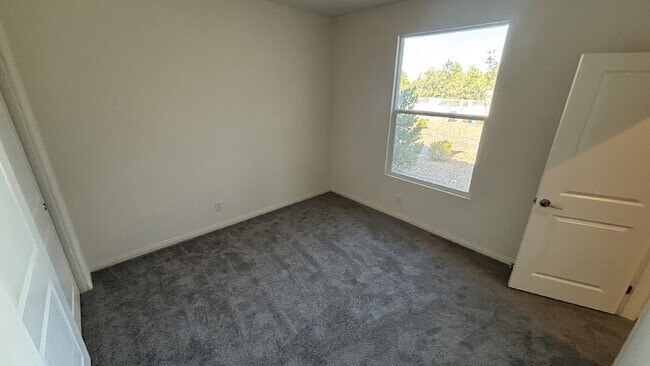 Building Photo - One Story 6-bedroom Home with Attached Casita