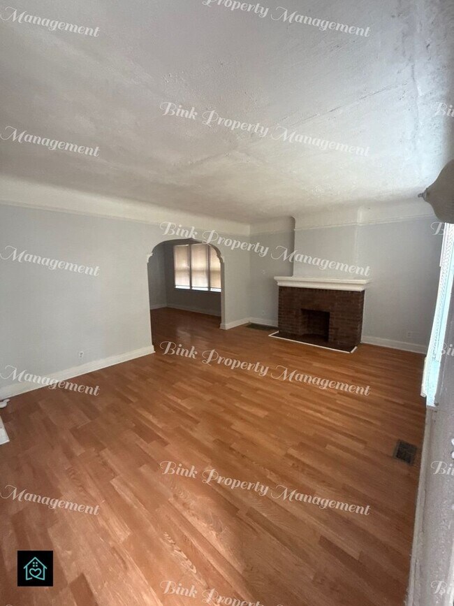 Building Photo - 14814 Sussex St