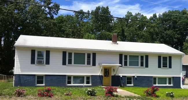 Building Photo - 170 Johnson St