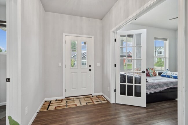 Building Photo - 5811 Levitan Ln