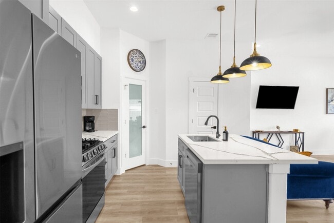 Building Photo - 4321 McKinley St