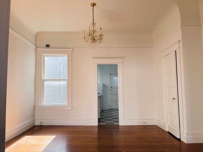 Building Photo - 2937 Scott St