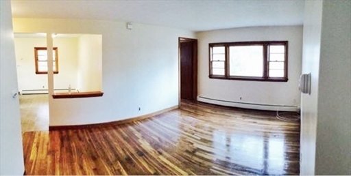 Building Photo - Spacious 2 Bed 1 Bath!