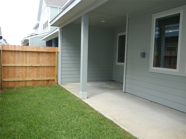 Building Photo - 620 Sand Dollar Dr