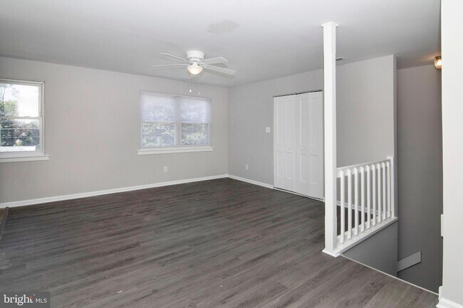 Building Photo - 106 Haines Ave