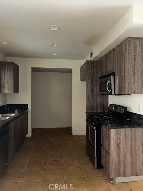 Building Photo - 13190 Bromont Ave