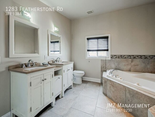 Building Photo - 1283 Featherstone Rd