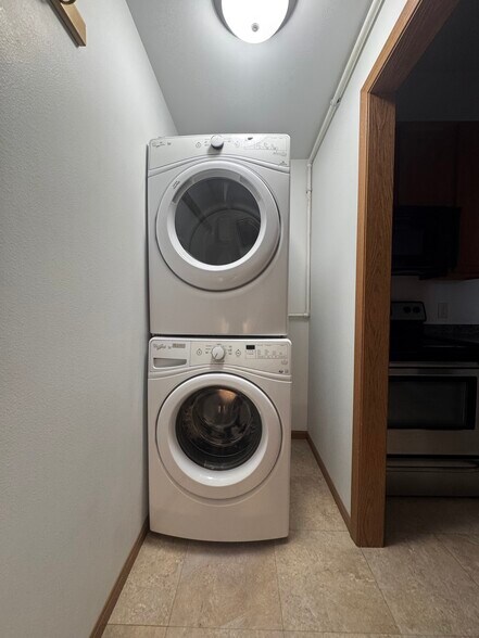 Laundry - 123 E 3rd St