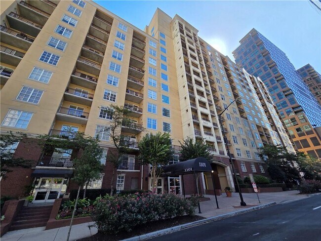 Building Photo - 1101 Juniper St NE