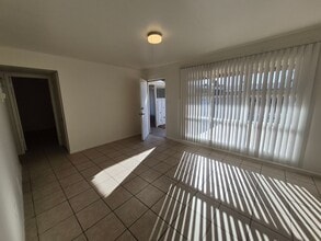 Building Photo - 160