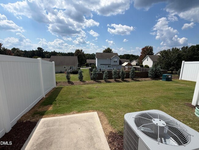 Building Photo - 1503 Gracie Ln