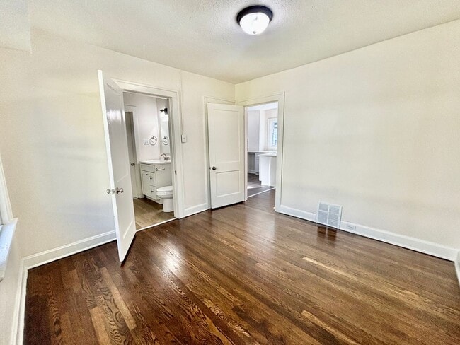 Building Photo - Fully Renovated 2-Bedroom Home with Back Deck, Basement & Off-Street Parking