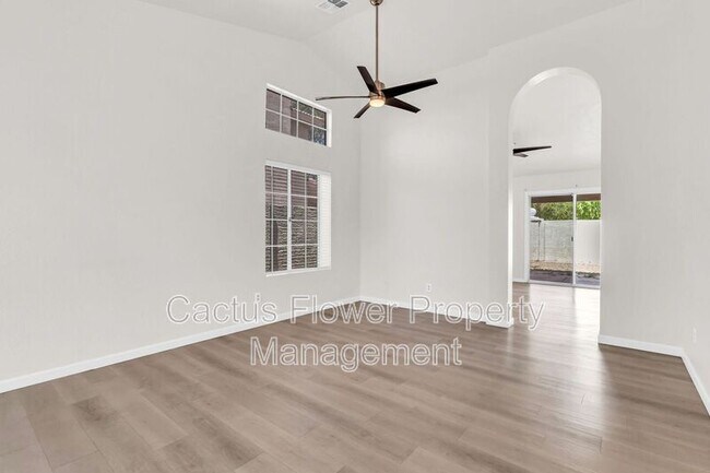 Building Photo - 1132 E Harbor View Dr