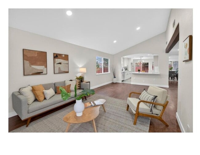 Building Photo - Available NOW! Beautiful updated home, 4+2, 2 car garage