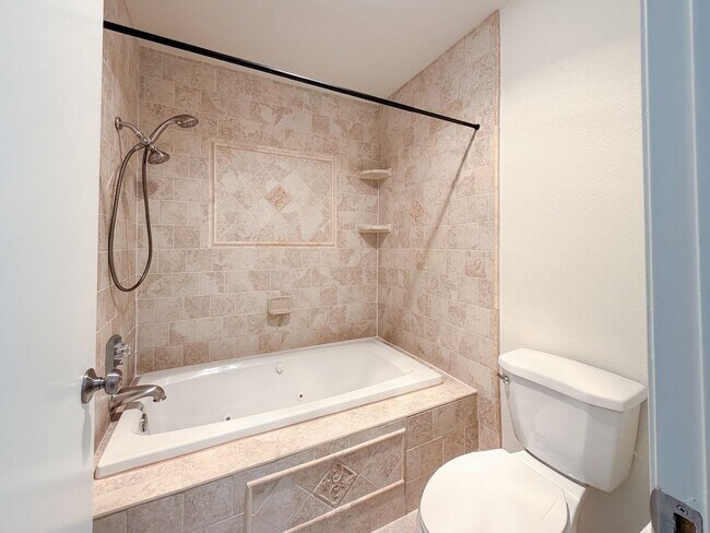 Building Photo - 407 Shoreview Dr