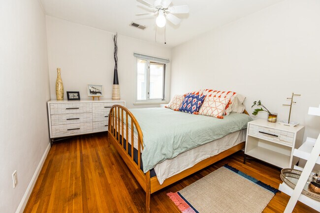 Building Photo - 438 Fir St