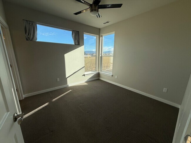 Building Photo - 2710 Sartain St