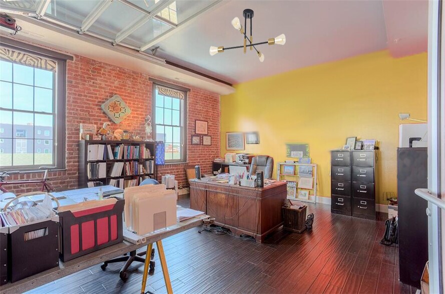 Office/Flex Room - 612 Hull St
