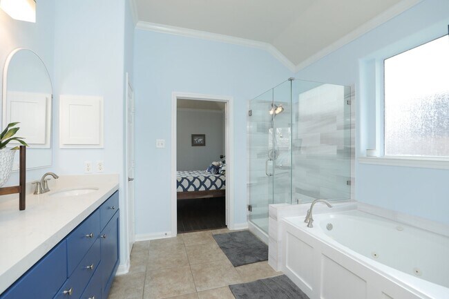 Building Photo - 18123 Quarry Vale Dr