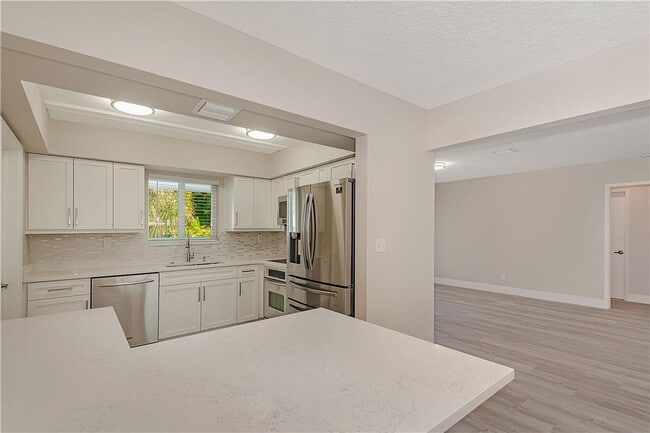 Building Photo - 2217 NE 20th Ave