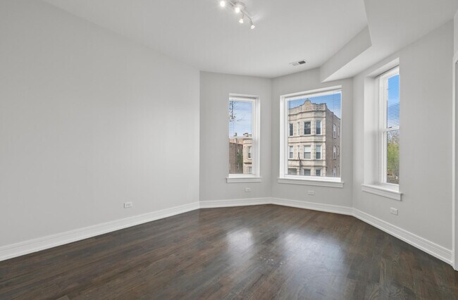 Building Photo - 1321 S Lawndale Ave