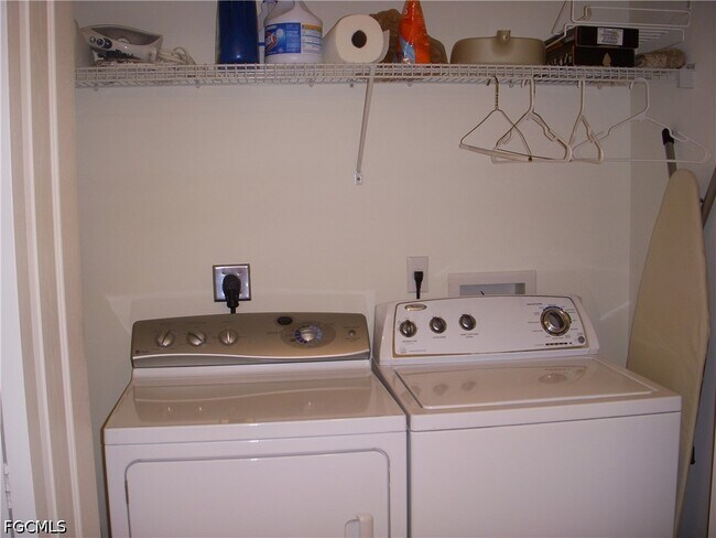 Building Photo - 11021 Gulf Reflections Drive