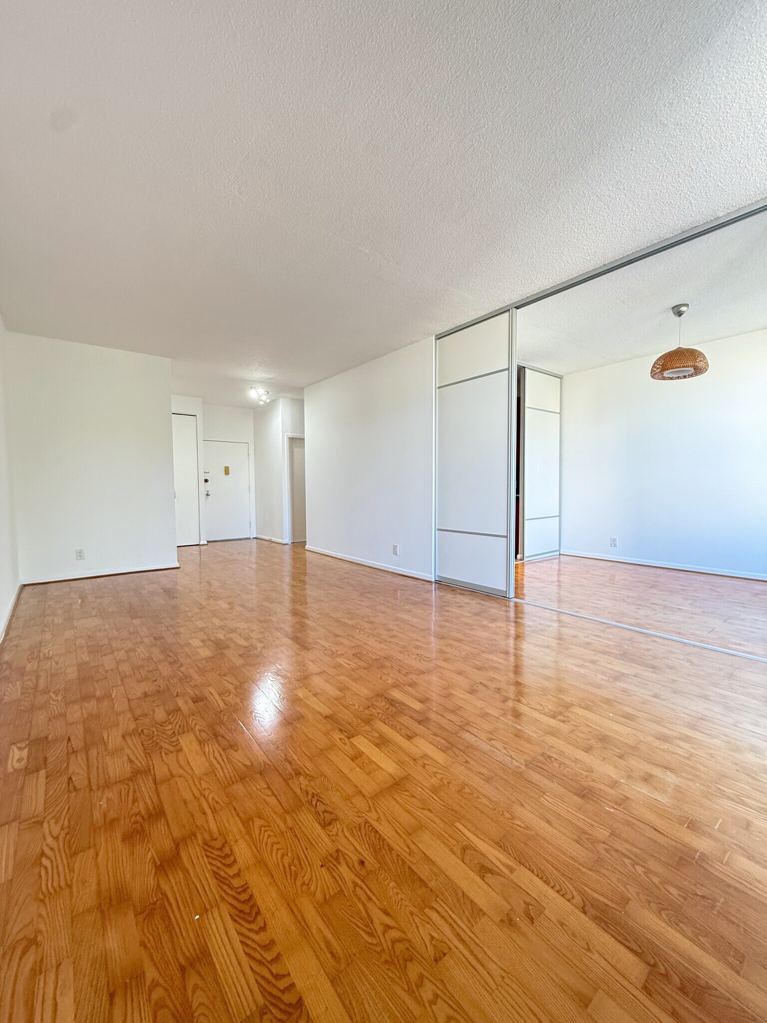 Building Photo - 200 Grand Cove Way