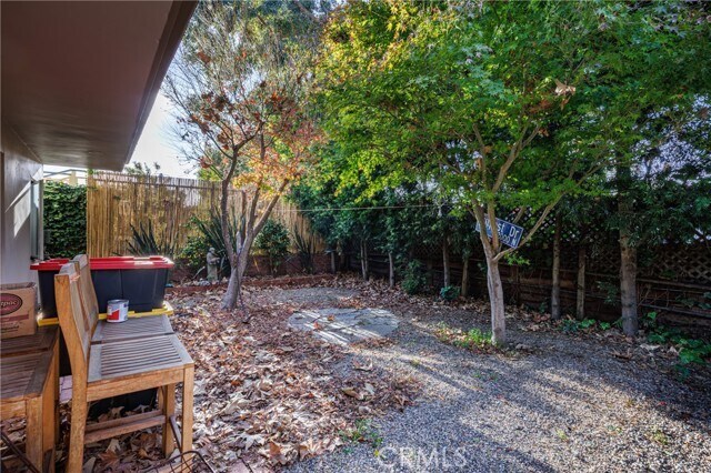 Building Photo - 548 Agate St