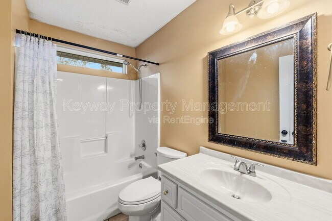 Building Photo - 3013 Heron Ct