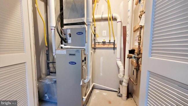 Building Photo - 631 Hurdle Mill Pl