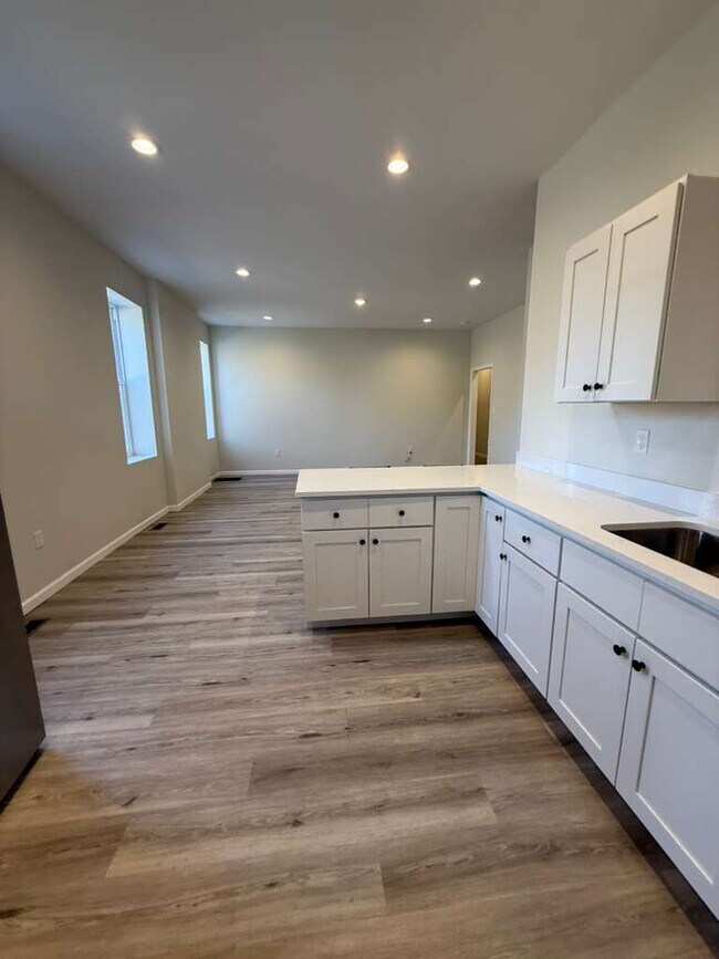 Building Photo - 3215-3217-3217 Nebraska Ave