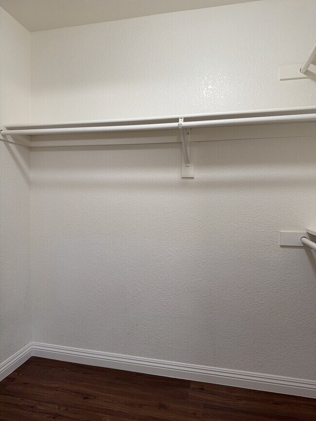 Building Photo - 1037 Milestone Ave