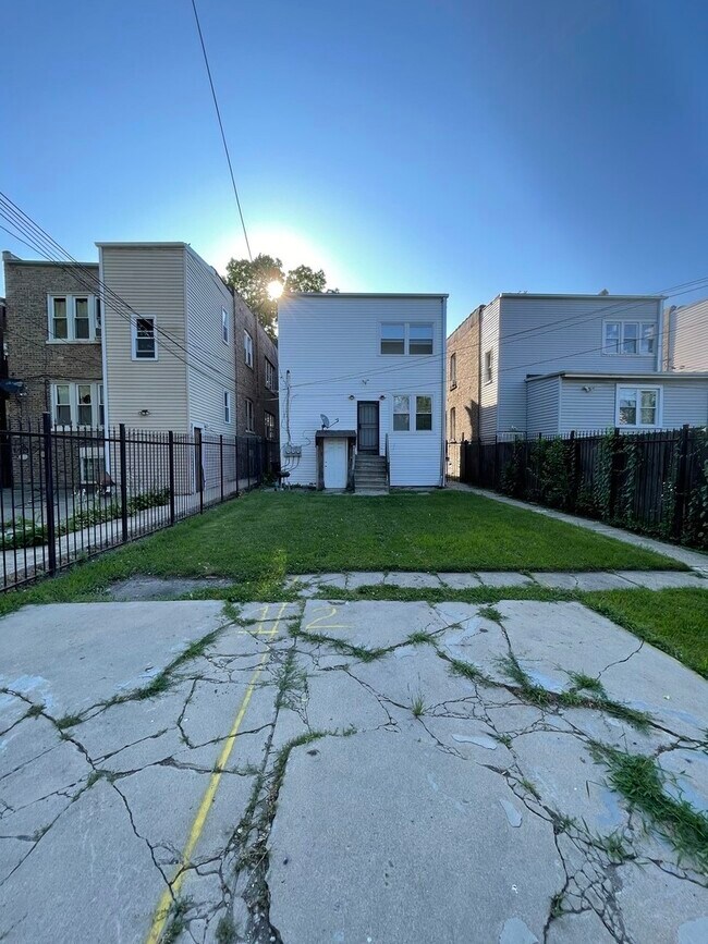 Building Photo - 7528 S Peoria St