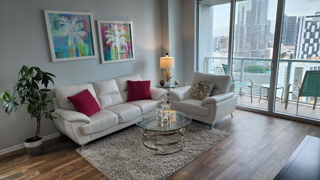 Building Photo - 500 Brickell Ave