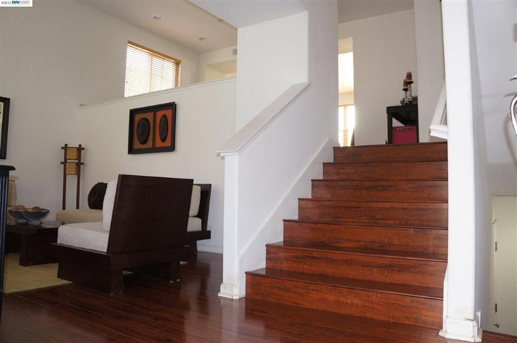Building Photo - 367 Destino Cir